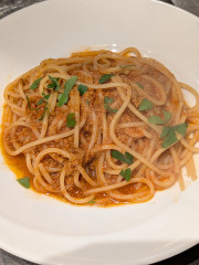 スパゲッティ　モクズガニのアラビアータ