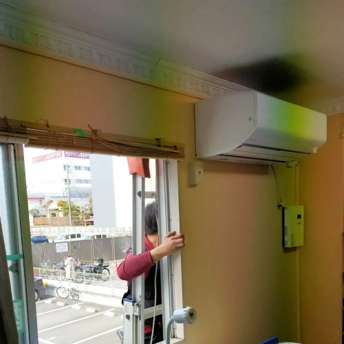 エアコン本日設置交換完了しました。