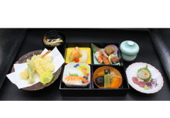 箱膳　2,700円（税込）