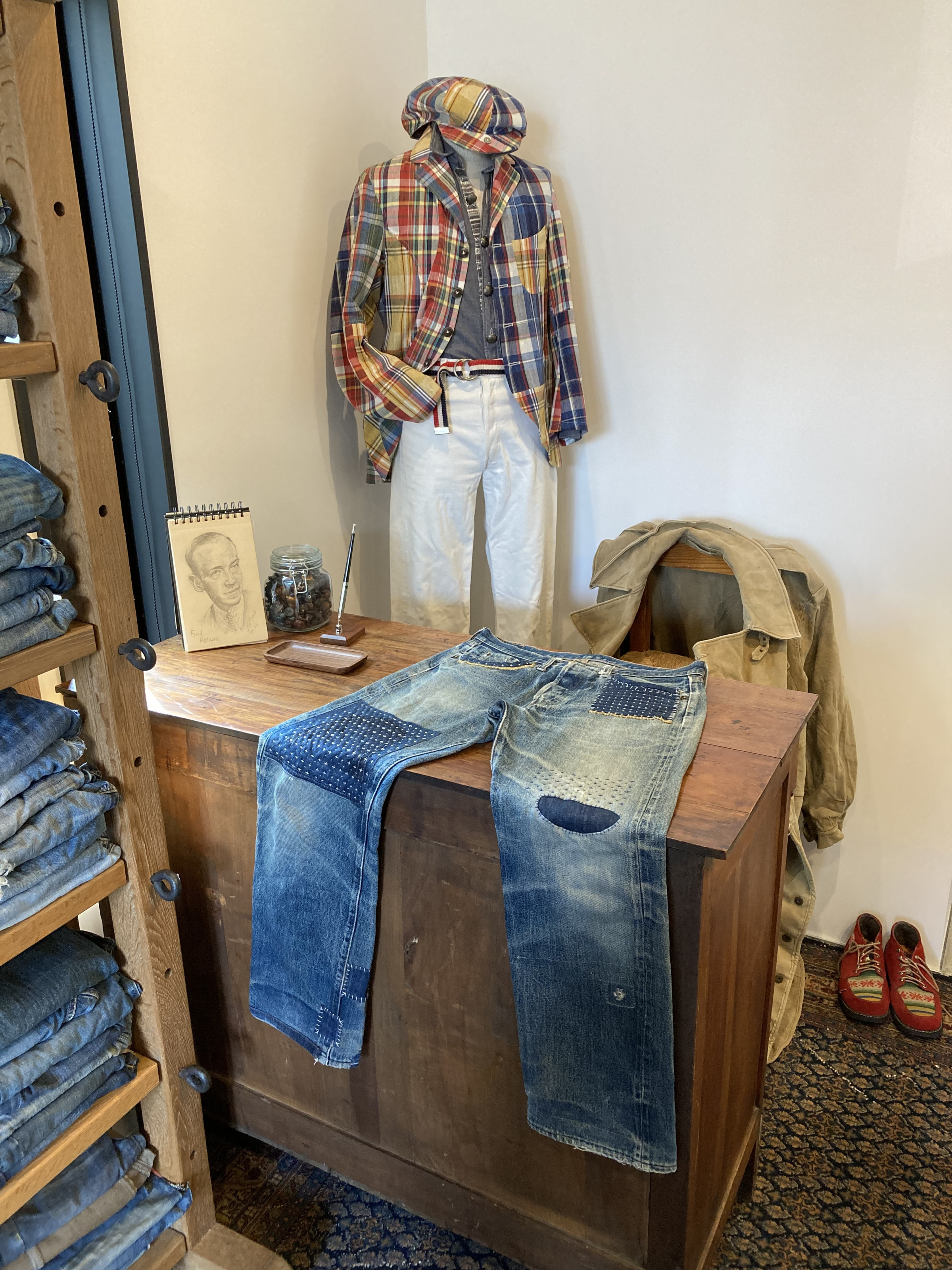 SHOWROOM