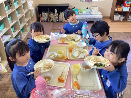給食の様子