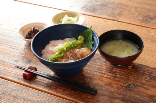 活まだい二種丼