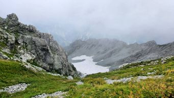 2-⑥雄山下の氷河.jpg