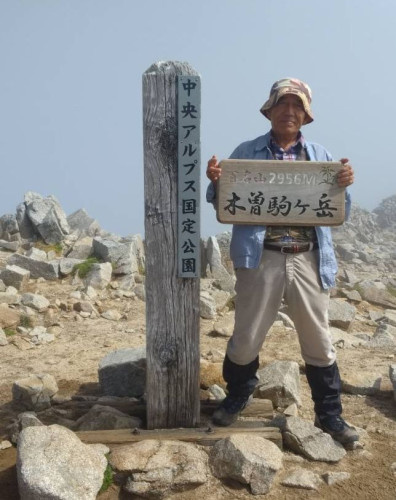 3-4木曽駒山頂.jpg
