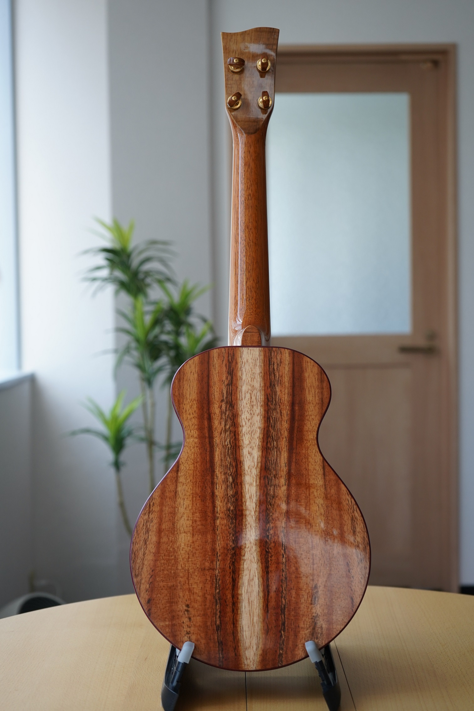 Naturel ukulele テナーウクレレ ハワイアンコア《バック》