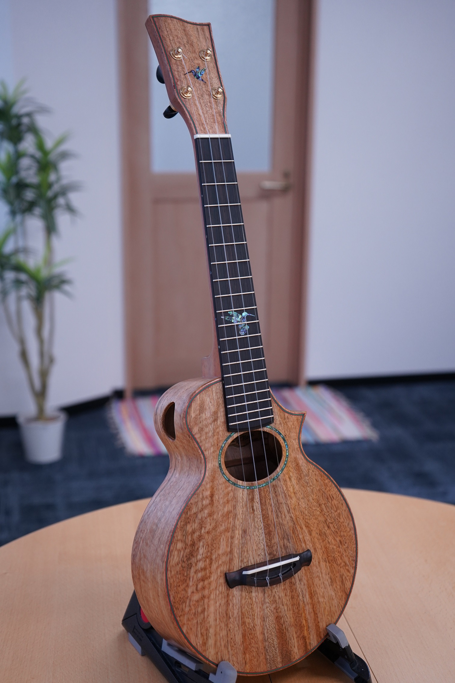 Naturel ukulele コンサートウクレレが入荷しました