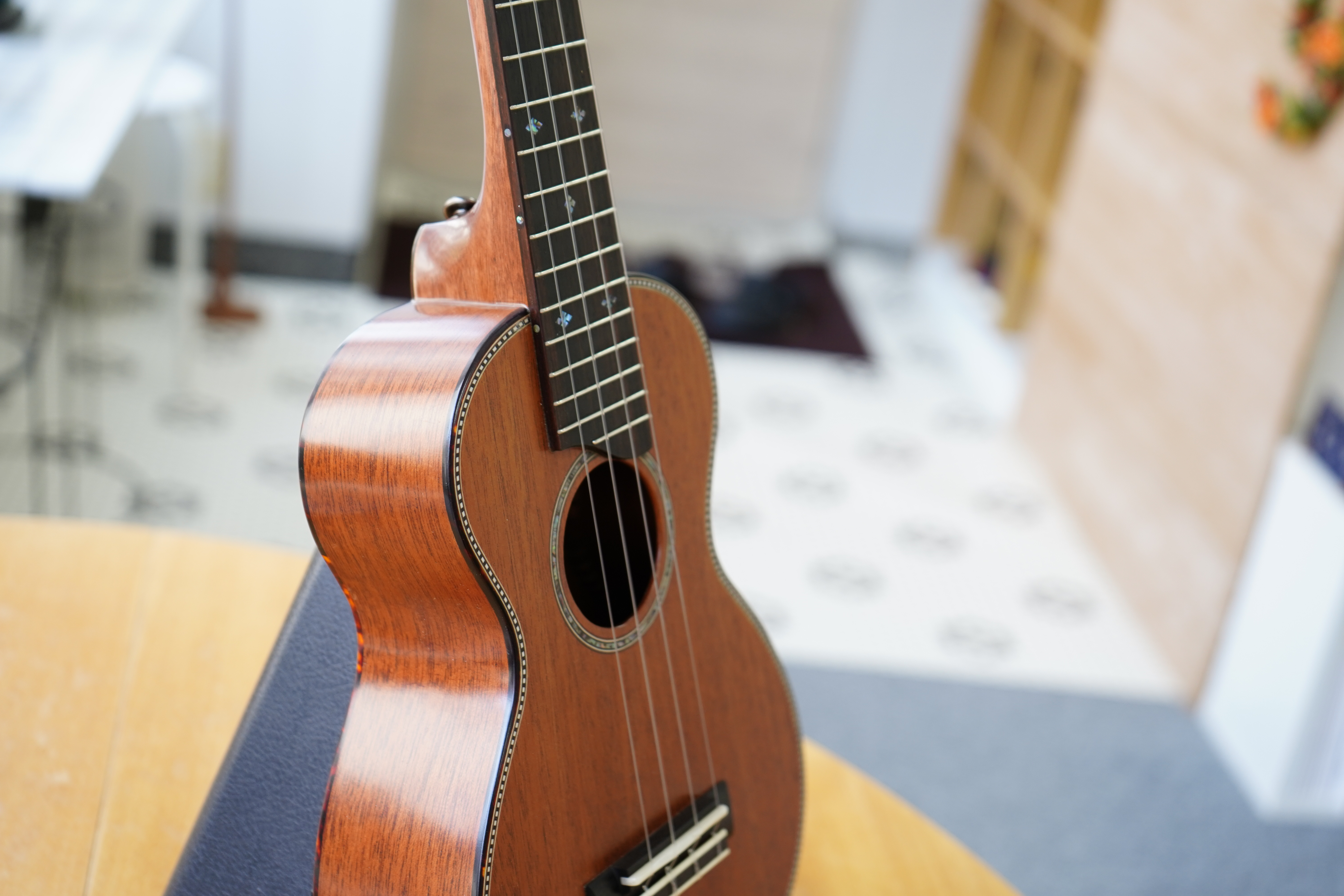 Naturel ukulele ソプラノ ロングネック ホンジュラスマホガニー《サンド》