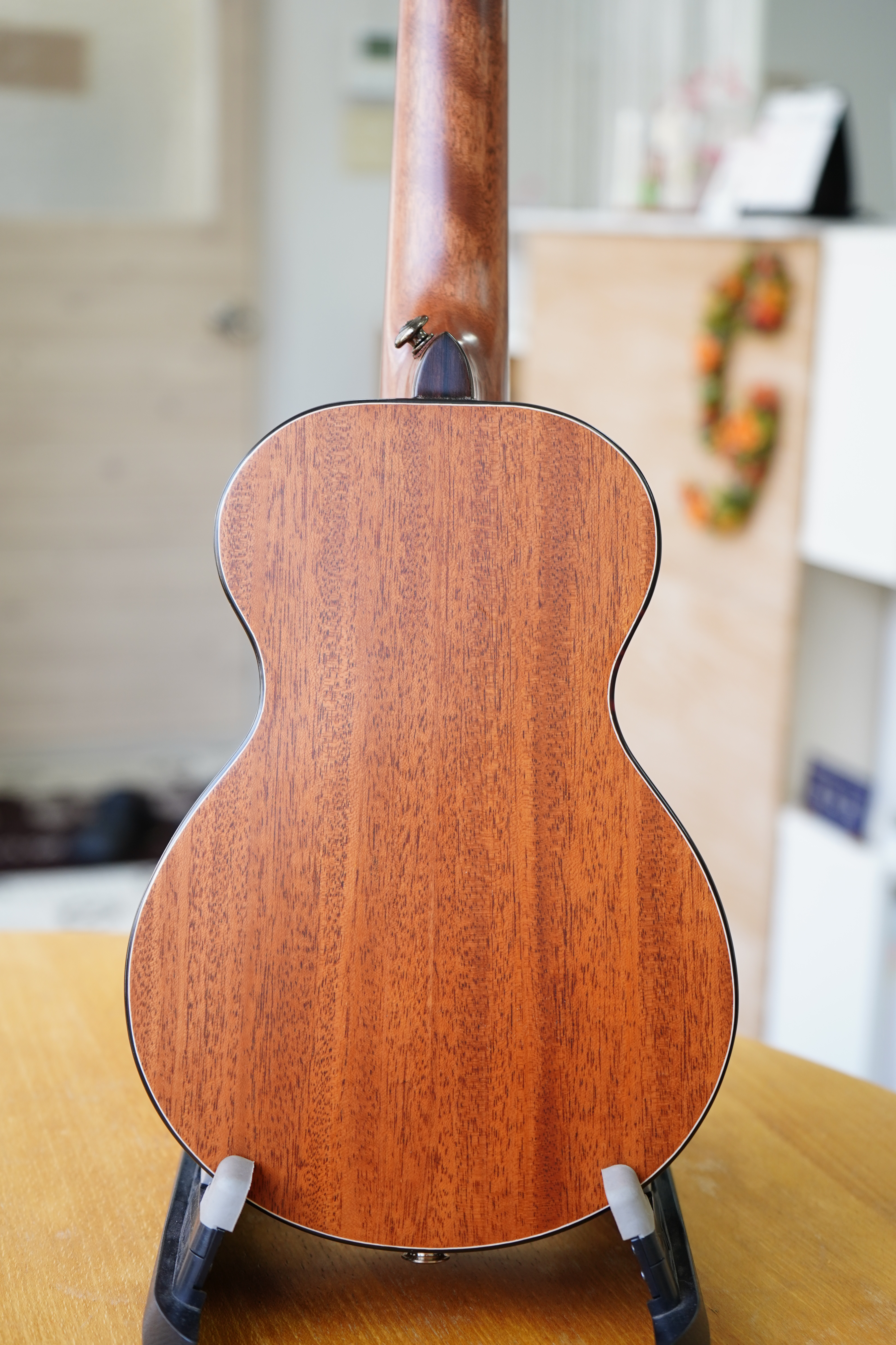 Naturel ukulele ソプラノ ロングネック ホンジュラスマホガニー《バック》