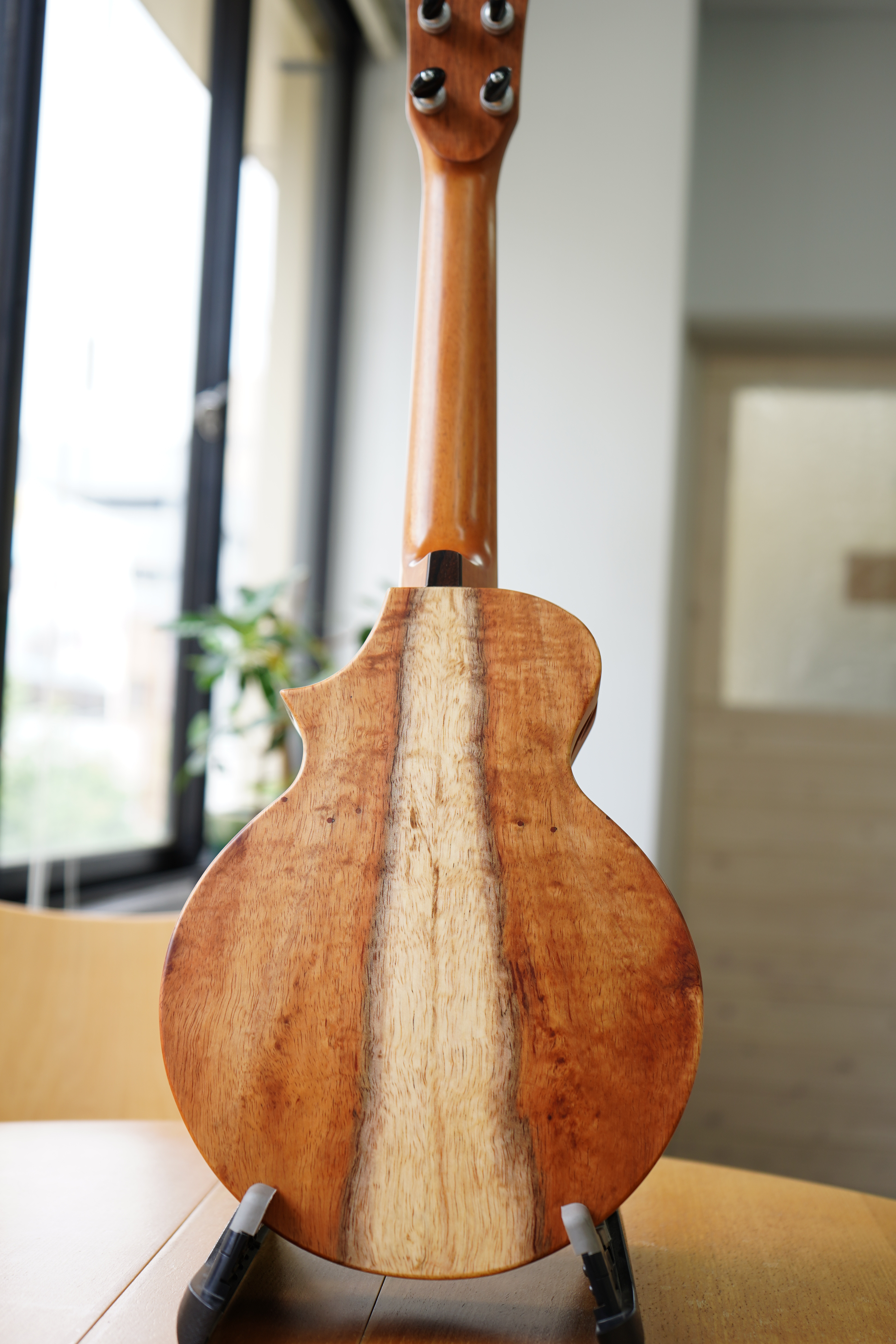 Naturel ukulele コア　コンサートウクレレ《バック》