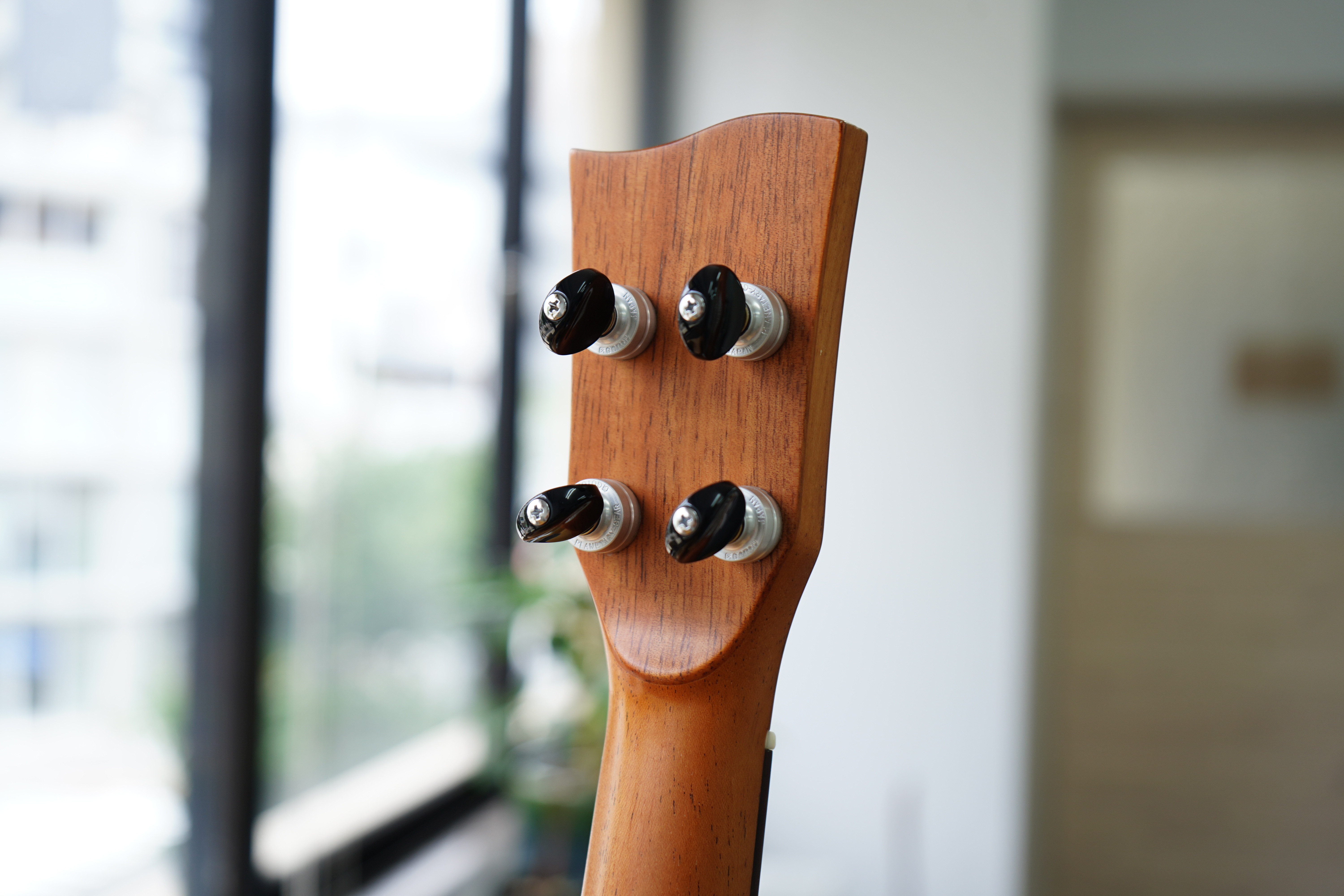 Naturel ukulele コア　コンサートウクレレ《ペグ ノブ》　