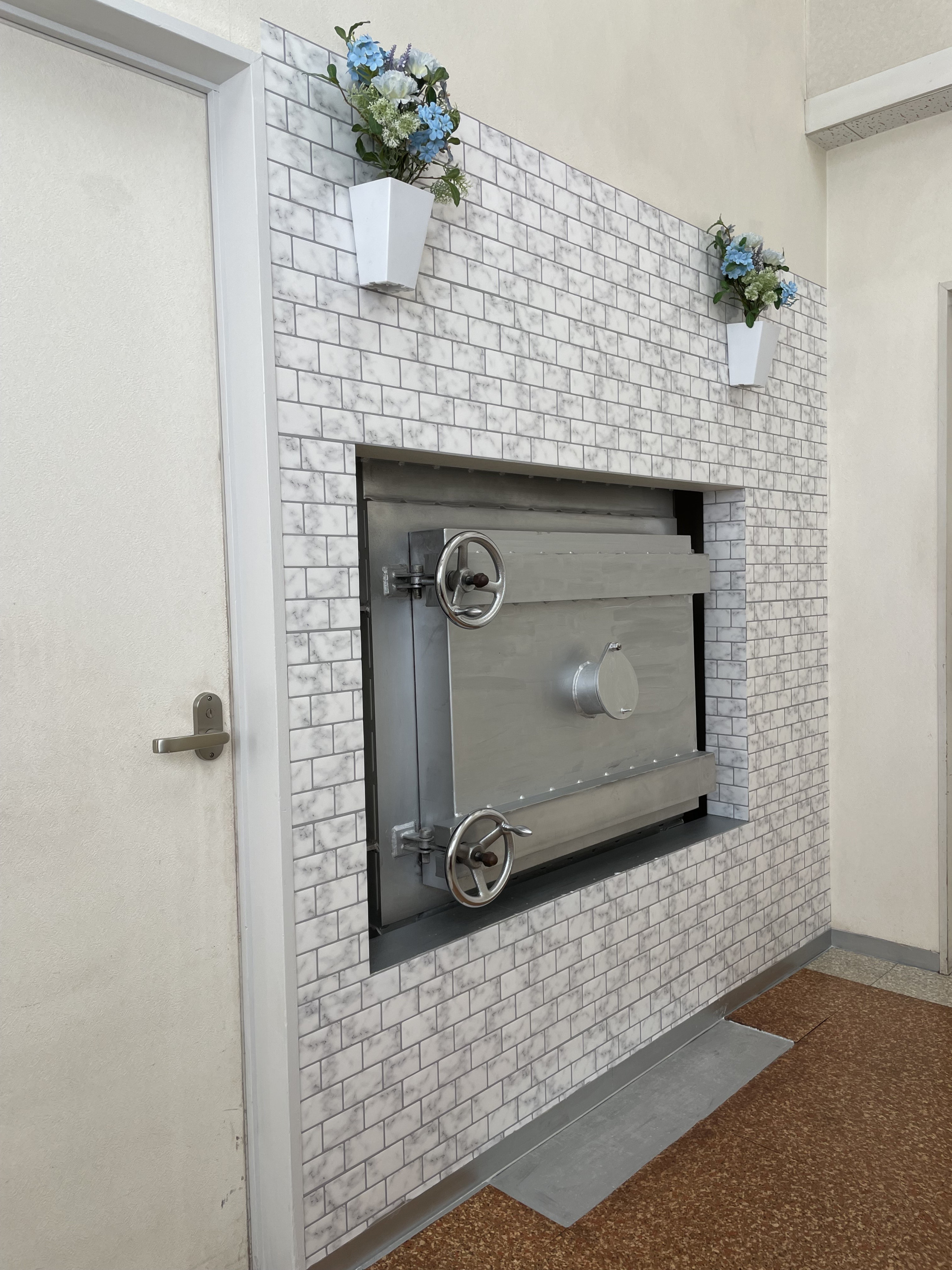 室内にある火葬炉なので、天候を気にせずお別れ出来ます。