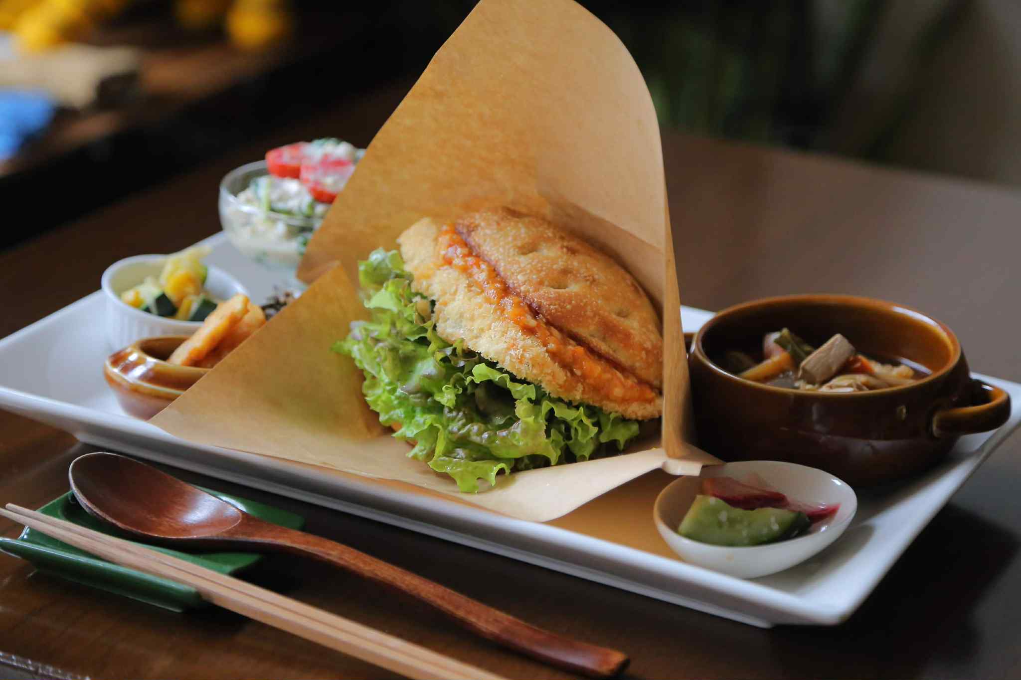 【絶品！テンペバーガー】12/24(水)・25(木)、各日5食限定！