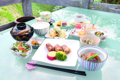 さくら弁当から「茶屋定食」に変わります