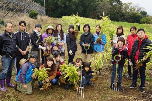 2015生姜掘り集合写真1.jpg