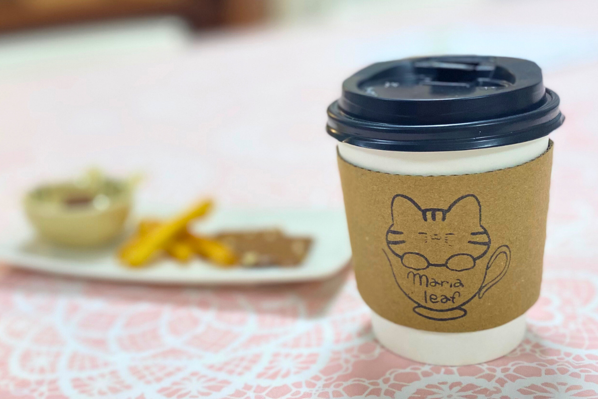 オリジナルハーブティとお菓子