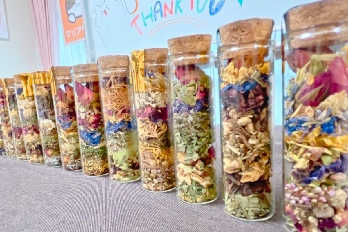 マイハーブボトル作りの様子