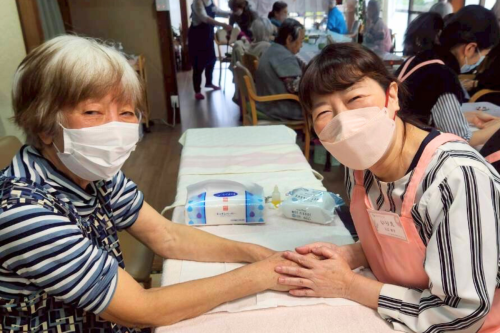 【ボランティア日記】デイサービス牛島さんへ｜アロマハンドケアとSMC行動医学療法とのやさしいケア