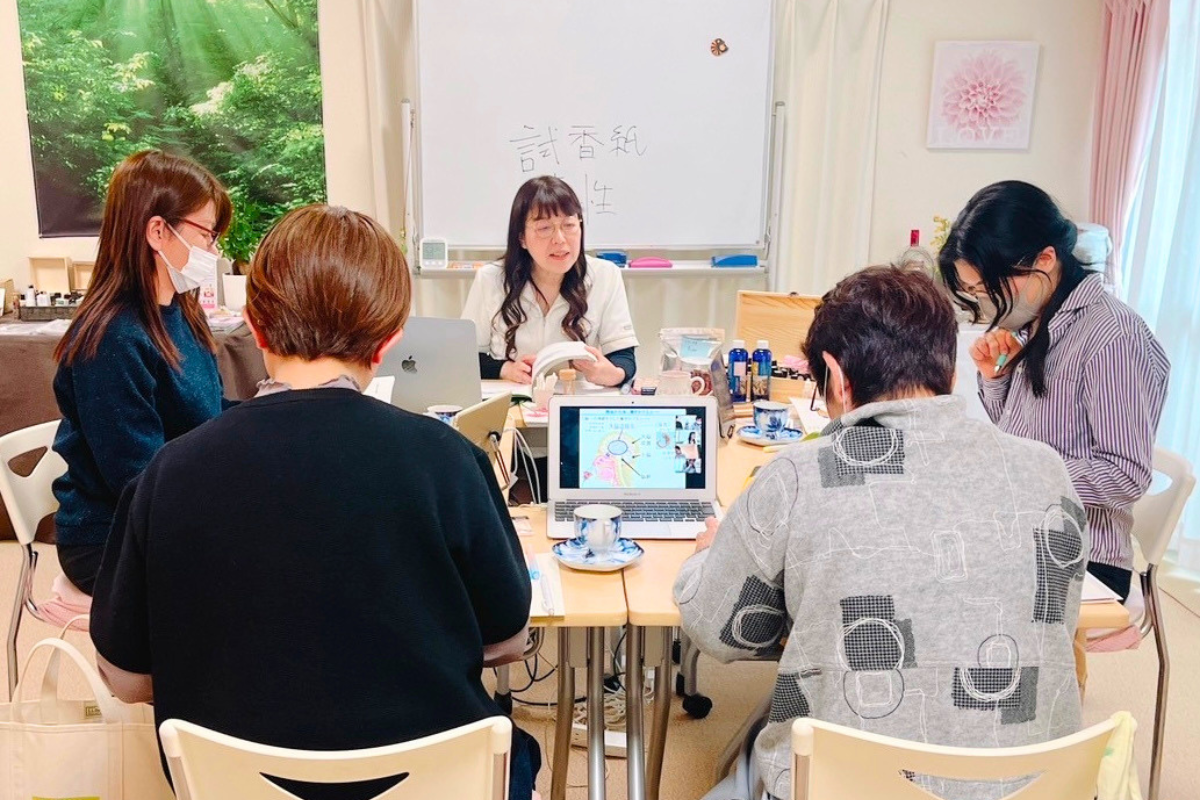 講師が教えているレッスン風景