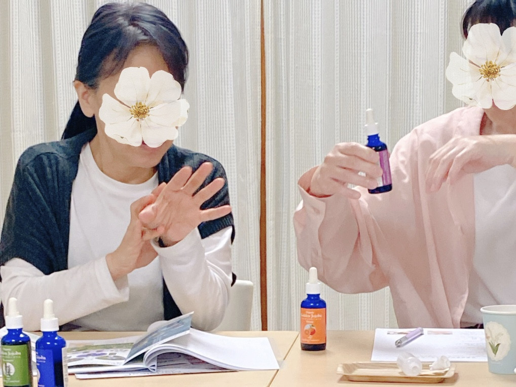 精油を選んでトリートメントオイル作り