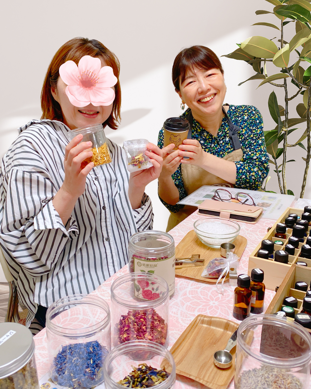 ハーブティーとお菓子の時間