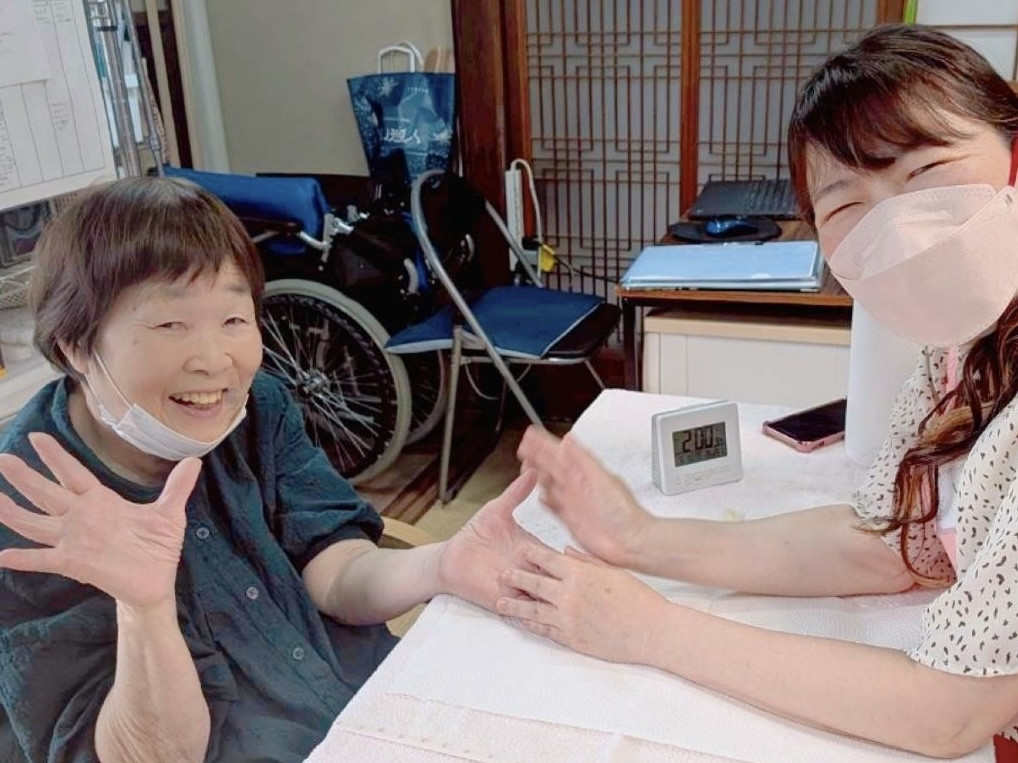 ハンドケアボランティアの様子1