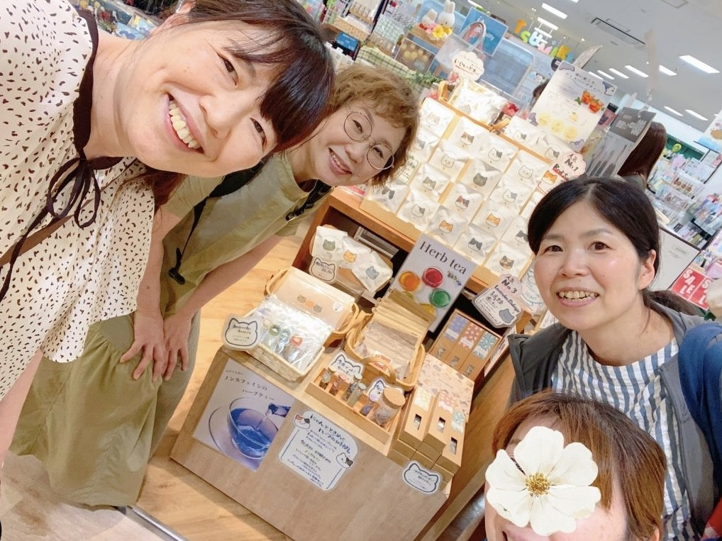 アクロスモール春日のマリアリーフ販売コーナー