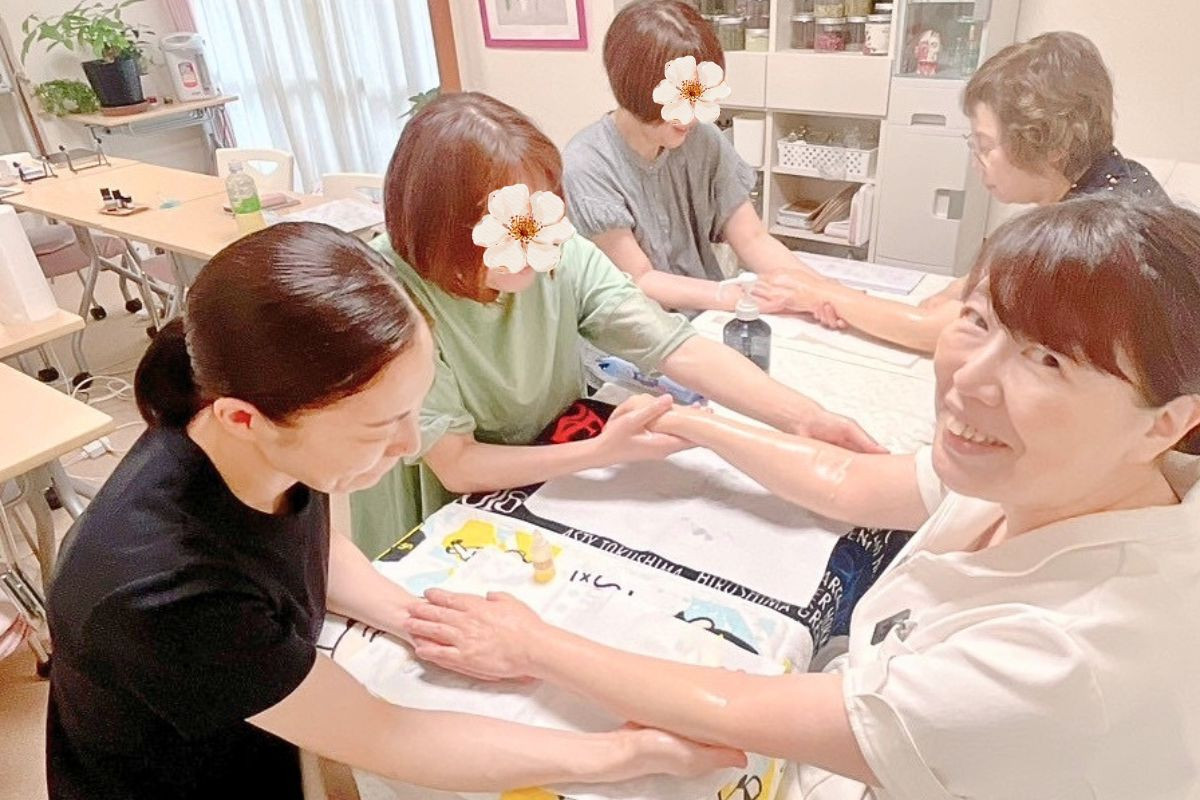 SMCハンドケア練習会の様子
