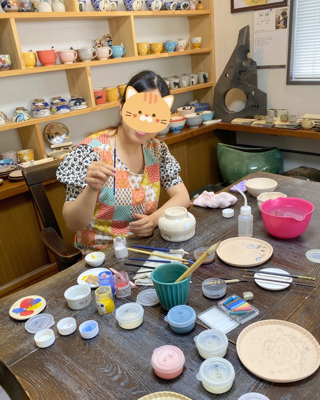 うみねこ工房での絵付け作業3