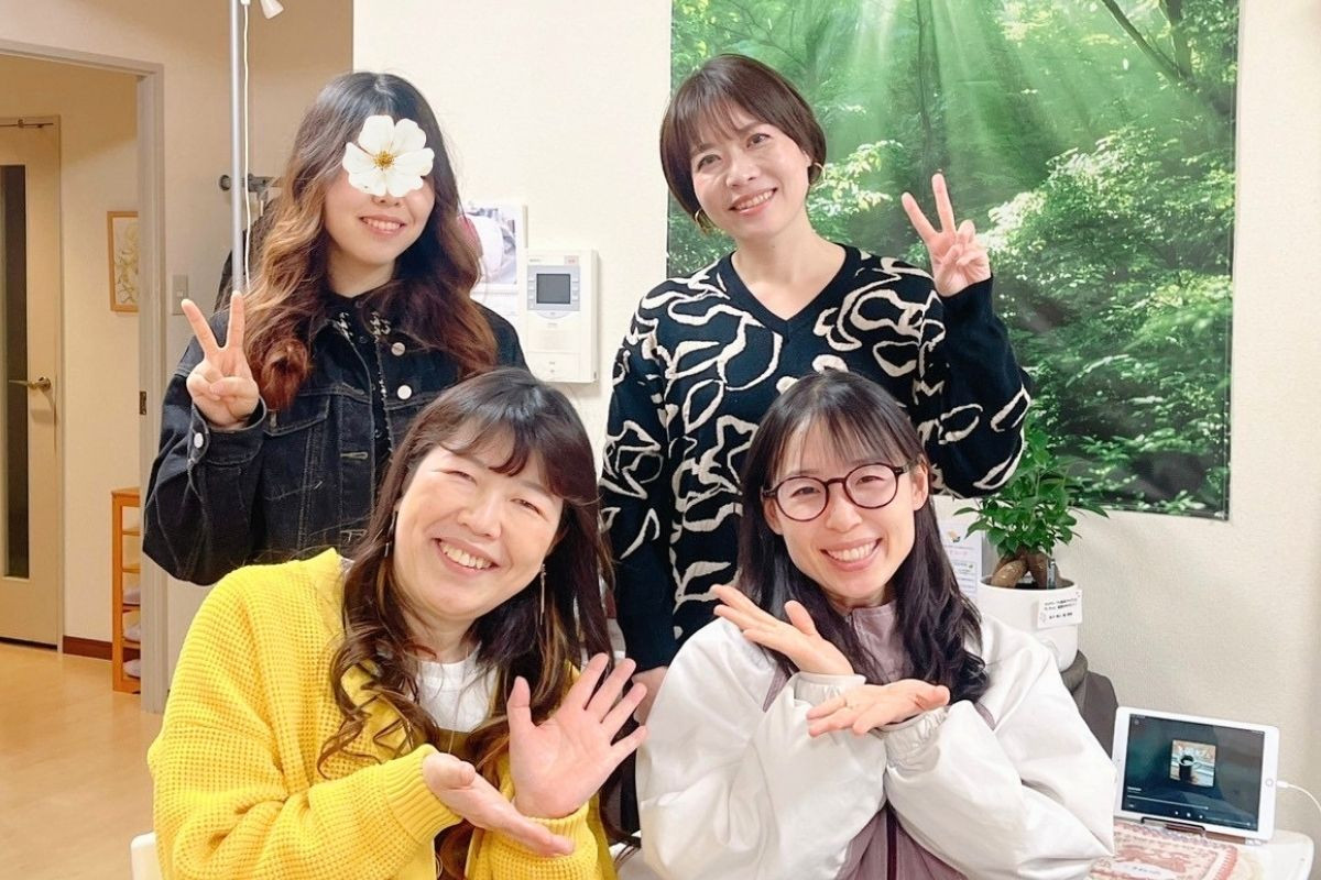 海外からオンライン受講していた生徒さまが教室を訪れた時の写真