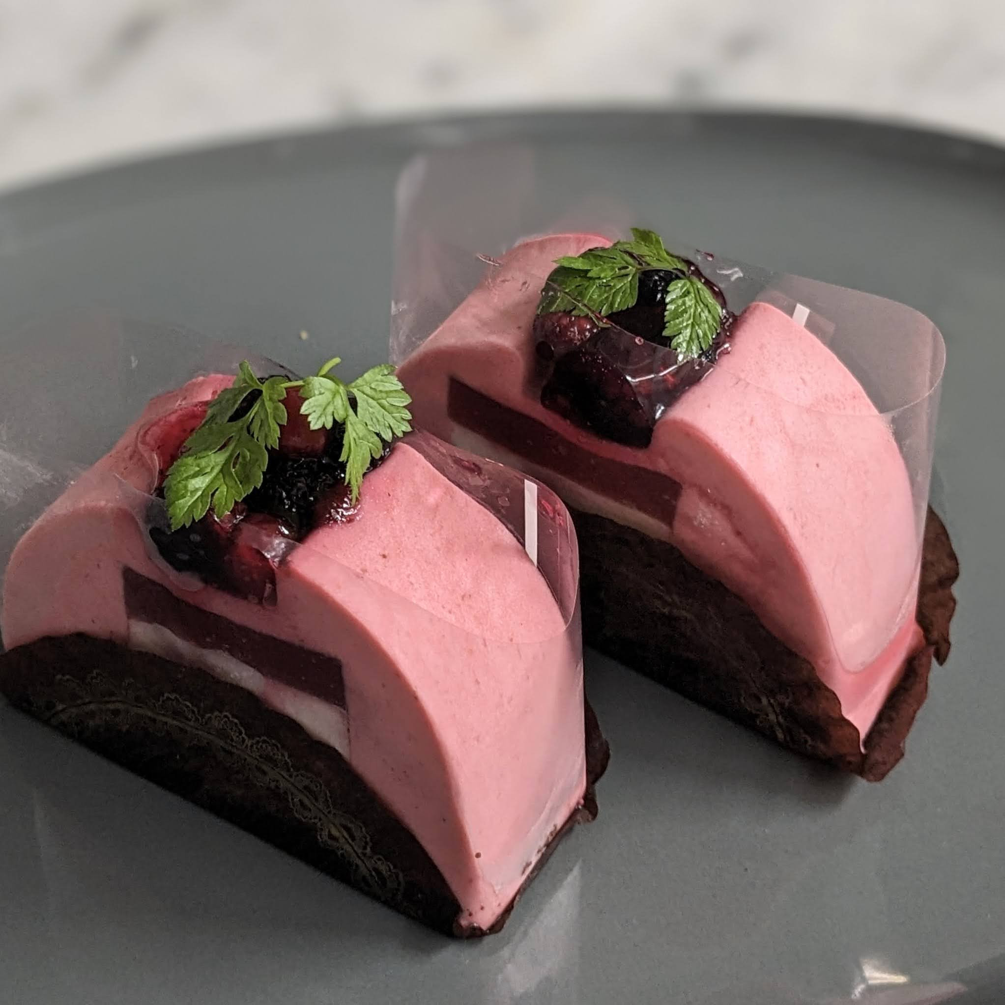 いちごとホワイトチョコのケーキ