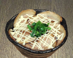 炙りチャーシュー丼