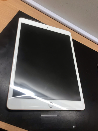 iPad８ガラスコーティング前.jpg