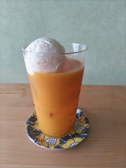 果肉ごと搾ったジュース