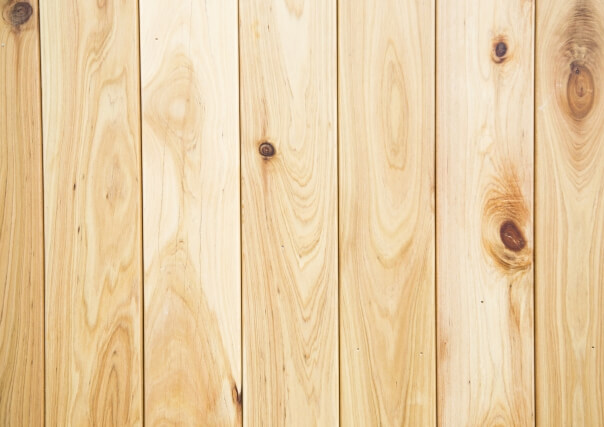 様々な木材に対応可能なウッドリペア（家具リペア）・フローリング修理の施工なら沖縄の当店にお任せください。