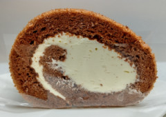 チョコロールケーキ