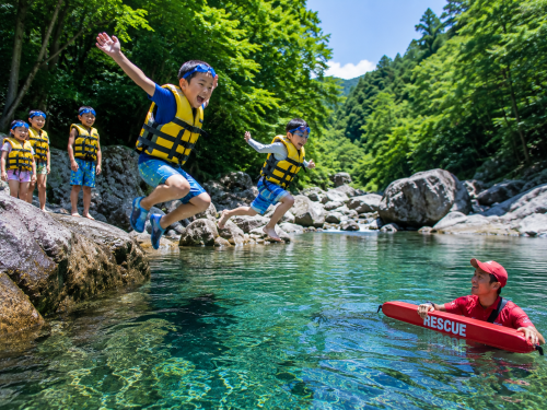 夏キャン川遊び.png