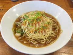 ピリ辛にんにく棒棒鶏冷麺