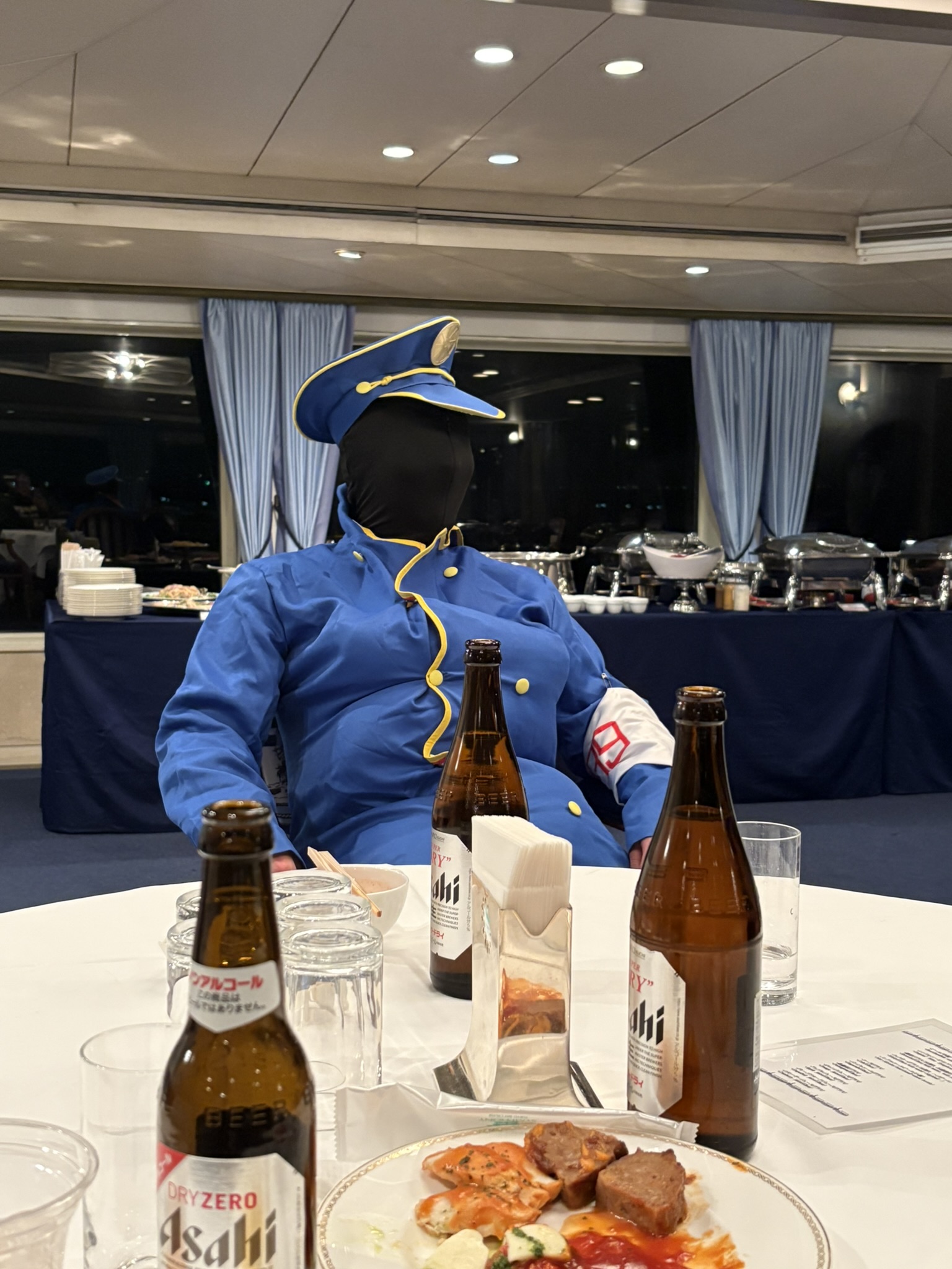 【東京都】東京湾クルーズ「シンフォニー」船上忘年会にてお笑いマジックショー