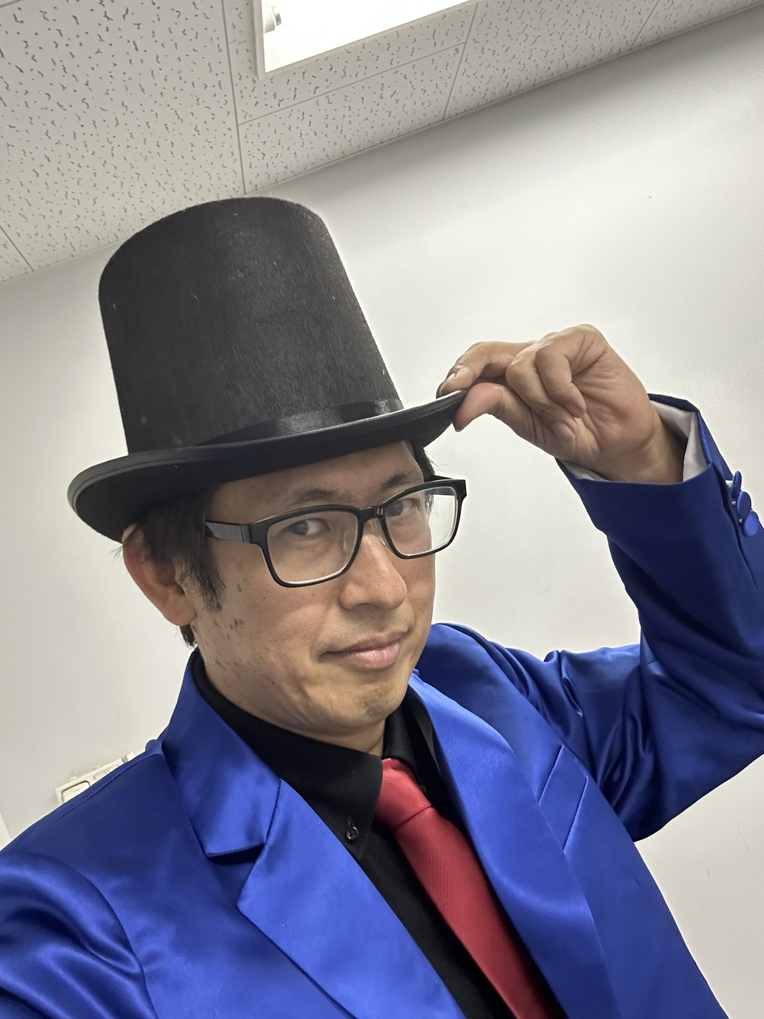 【熊本】人吉市内保育園PTA連合会事業にてお笑いマジックショー〈写真〉