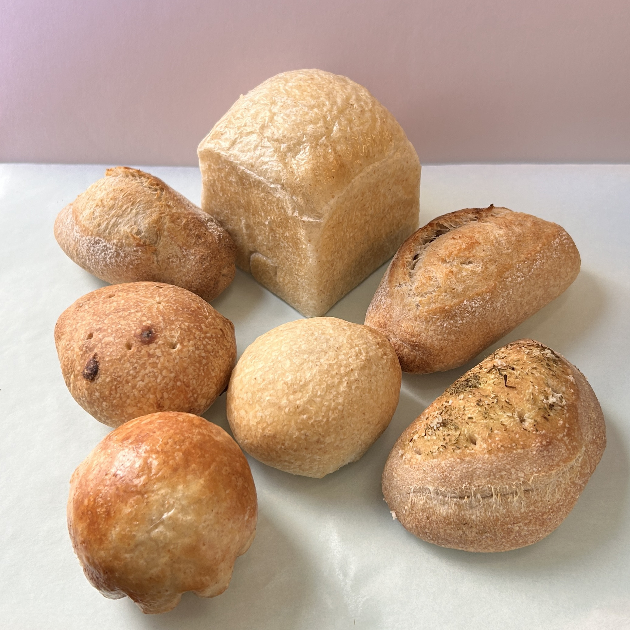 日替わりのパンとおやつ（写真をクリックすると、日々のお知らせブログに飛びます）