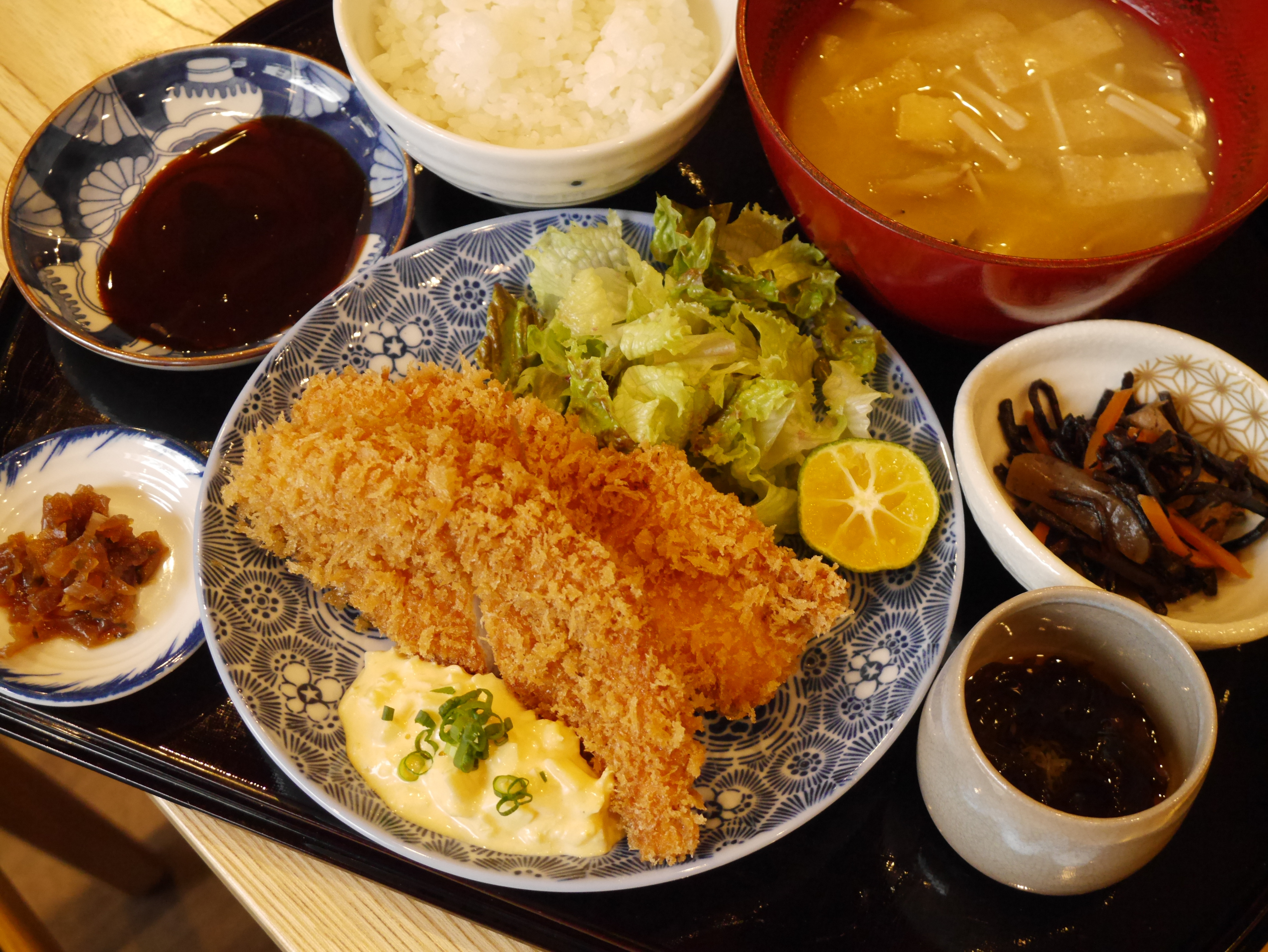 11/13㈪気まぐれランチ　鶏ささみのカツ定食