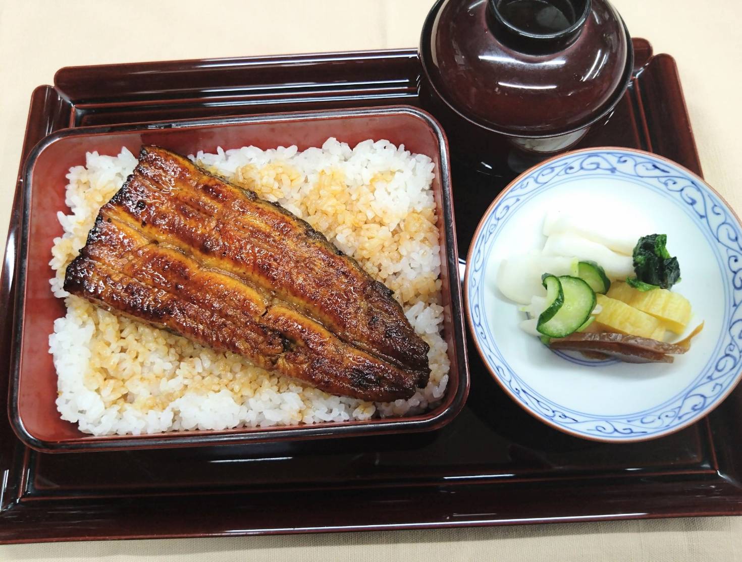 夏期限定　うな重月