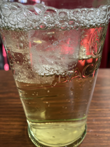 当店のハイボールは強炭酸です。