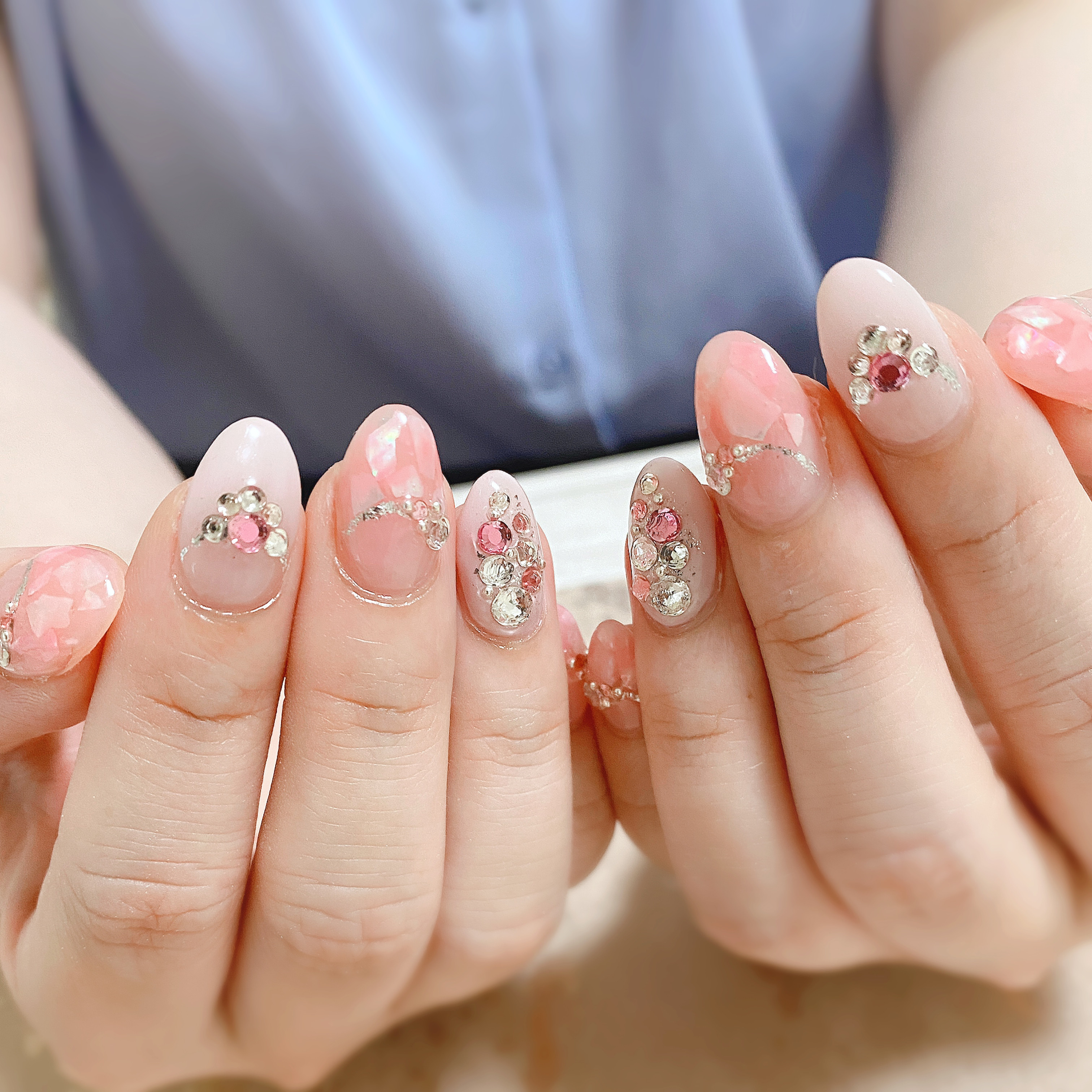 ピンク×ビジューネイル