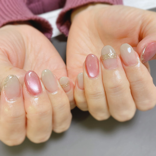マグネット×グレージュネイル
