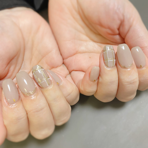 グレージュ×チェックネイル