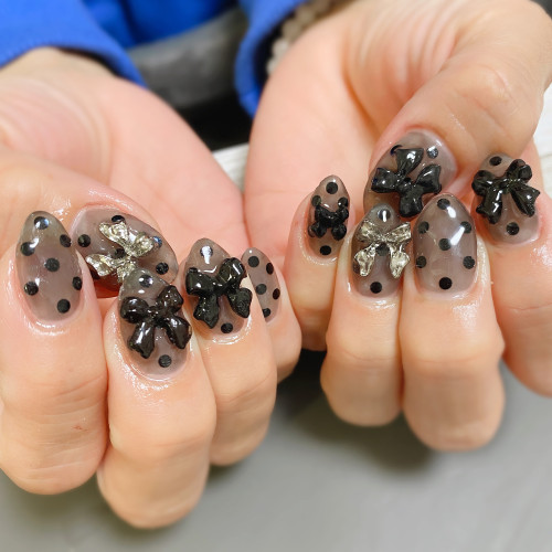 ドット×リボンネイル