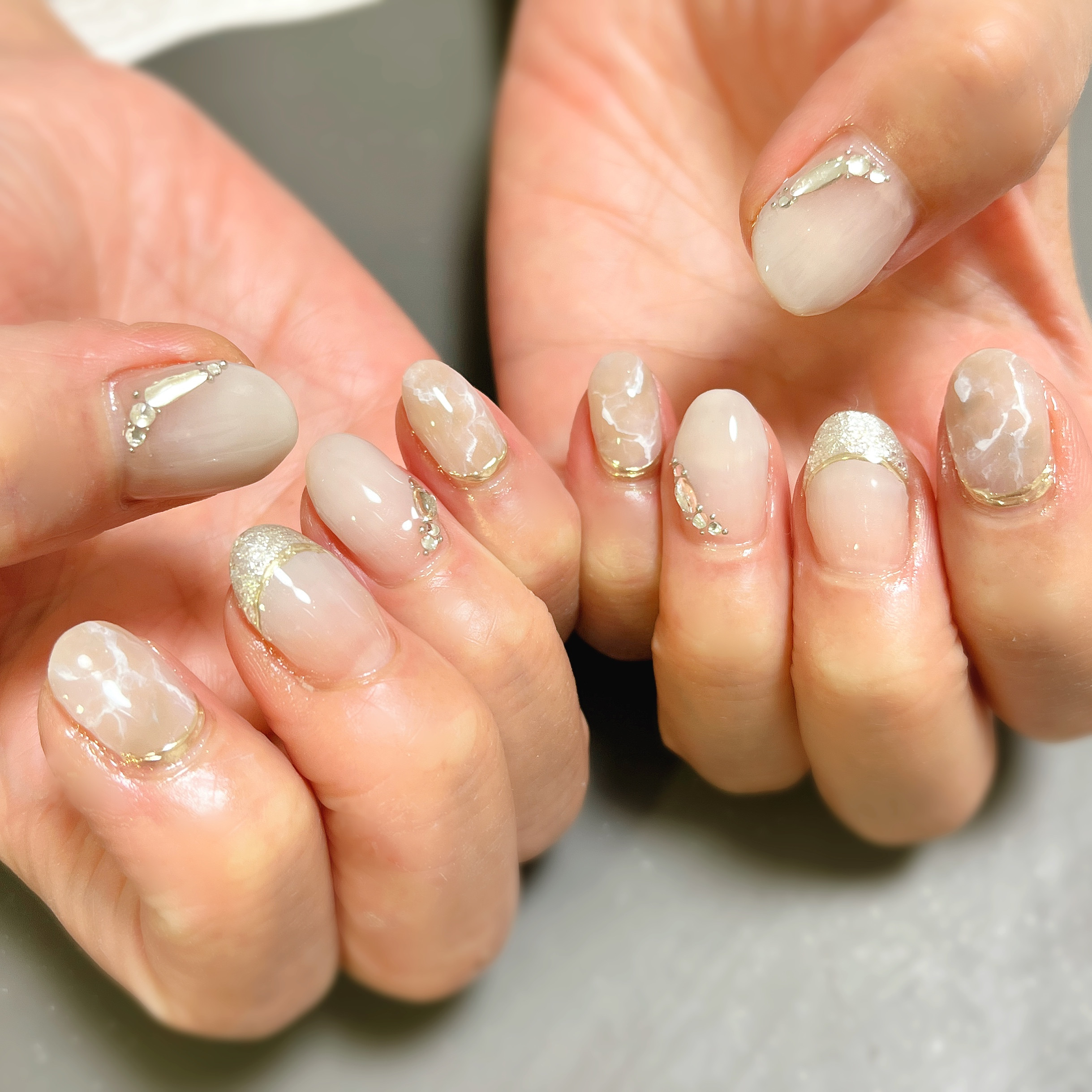 グレーニュアンスネイル