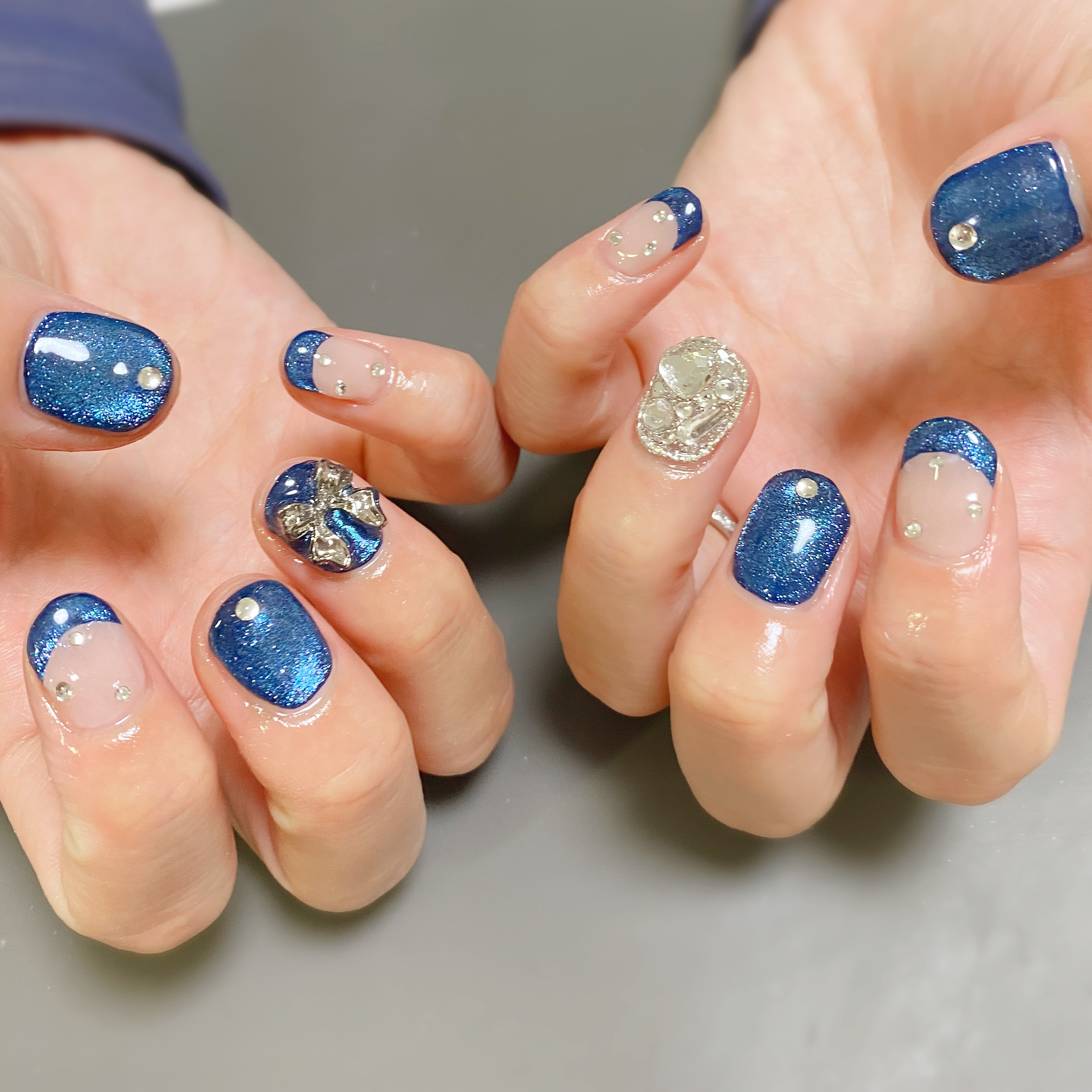 ネイビーネイル