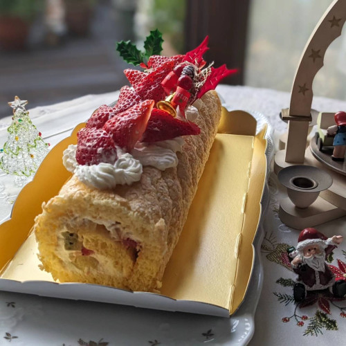 2023 クリスマスフルーツのロールケーキ ③.jpg